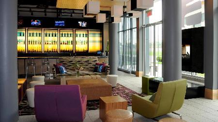 Aloft Montreal Airport Hotel 3*
