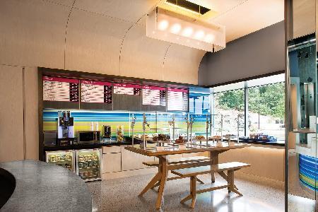 Hotel Aloft Montreal Airport 3*